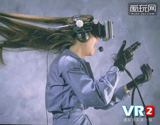 让观众沉浸到主播的房间内：论VR直播的利与弊